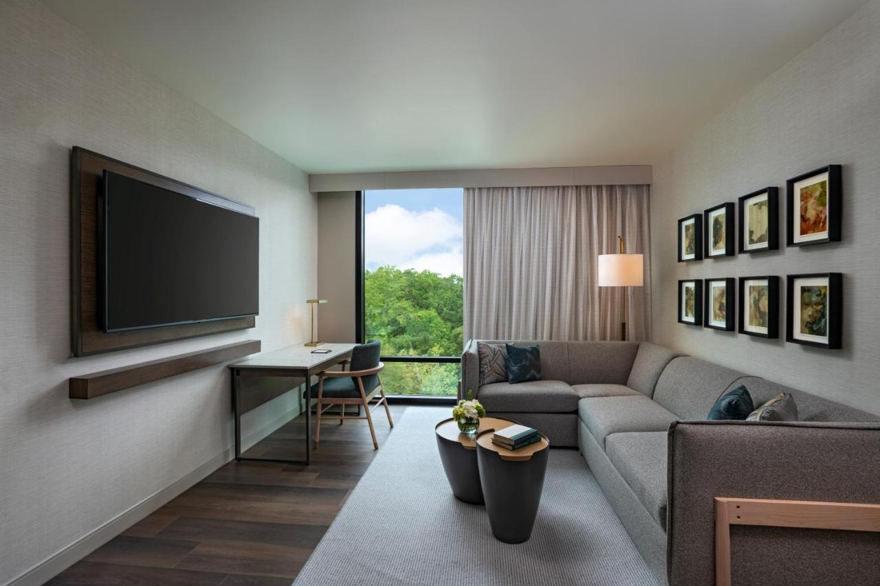 Hyatt Regency Conroe Hotel Екстериор снимка