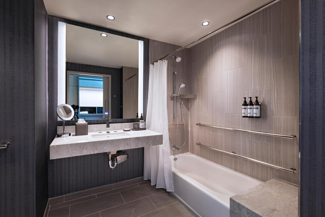 Hyatt Regency Conroe Hotel Екстериор снимка