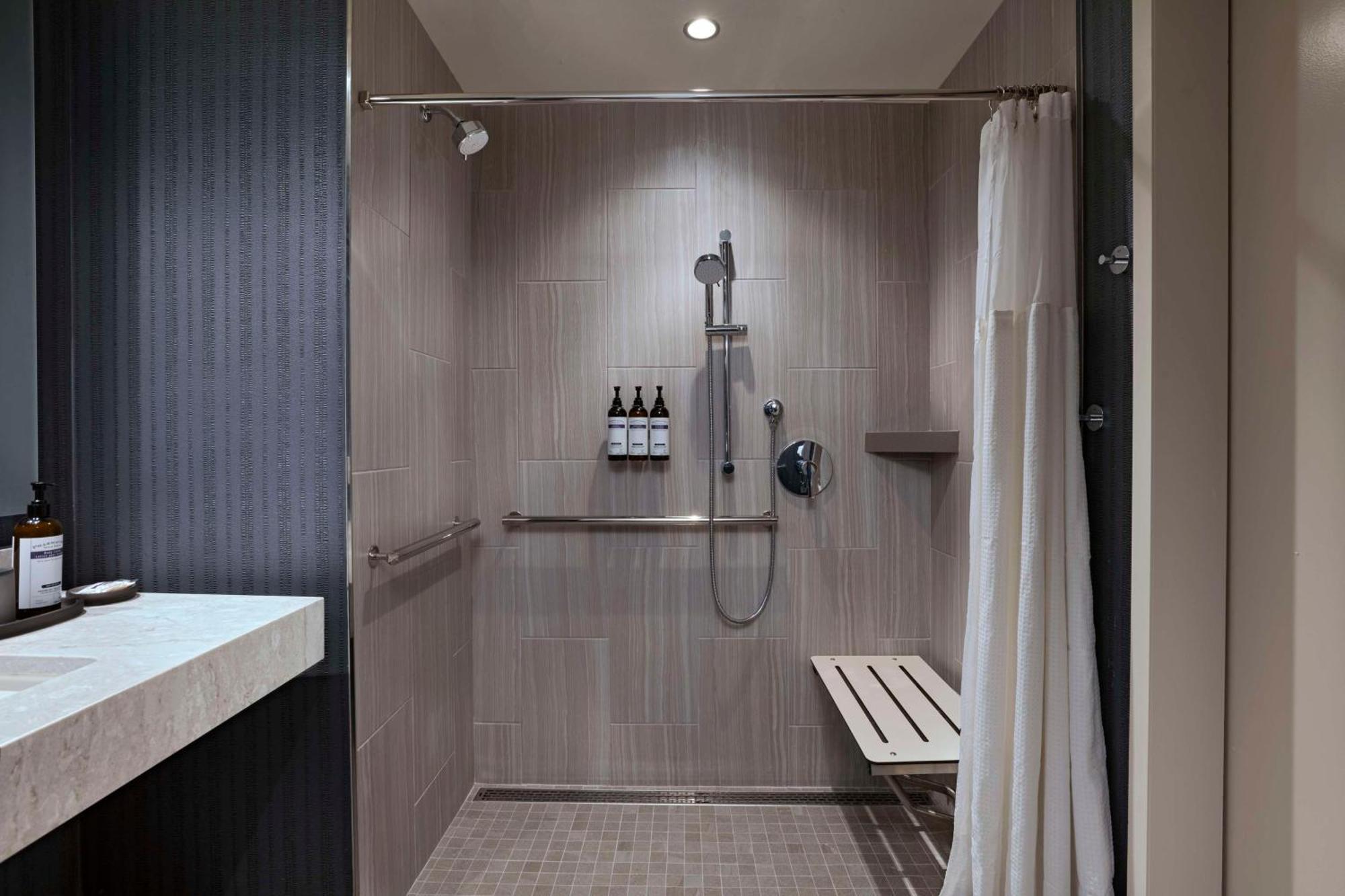 Hyatt Regency Conroe Hotel Екстериор снимка