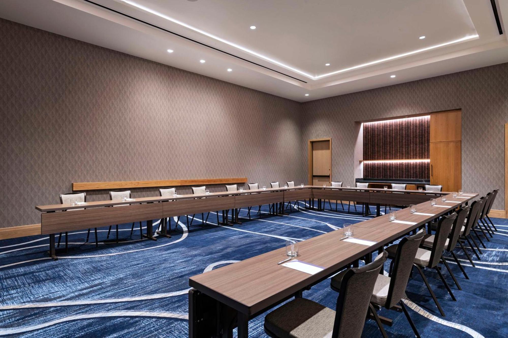 Hyatt Regency Conroe Hotel Екстериор снимка